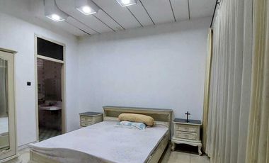 Disewakan Rumah Besar 2 Lantai  ARGOPURO, Sawahan Surabaya LT664 LB502