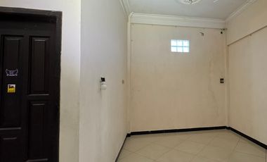 Rumah Sewa Cocok Kantor Pinggir Jalan Sungai Kunjang 6722