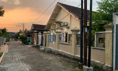 Rumah di Jual di Komplek Perumahan Alang2 Lebar