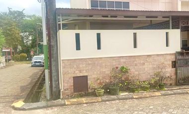 Rumah Hook Kawasan Elit