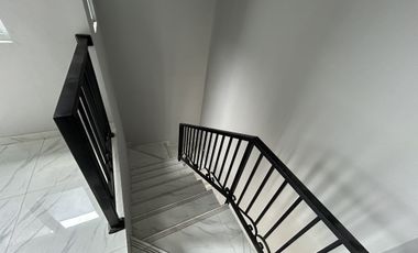 Hunian Berkelas Dan Ekslusif Dgn Harga Terjangkau Setu Awali