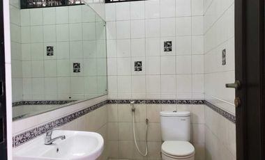 SEWA RUMAH 2 LANTAI PUSAT KOTA ARGOPURO SIAP PAKAI