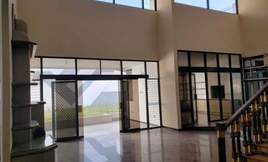 SEWA RUMAH 2 LANTAI PUSAT KOTA ARGOPURO SIAP PAKAI