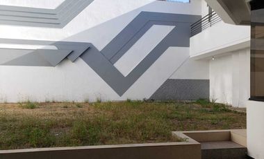 SEWA RUMAH 2 LANTAI PUSAT KOTA ARGOPURO SIAP PAKAI