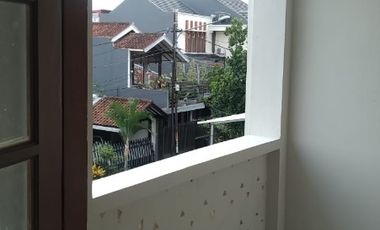 dijual rumah baru  d merkuri Margahayu Raya