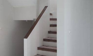 dijual rumah baru  d merkuri Margahayu Raya