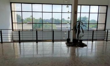 Dijual gedung kantor & workshop di Jl. Raya Puspitek Pamulang dkt UNPA