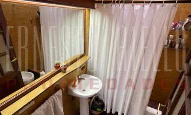 VENTA HERMOSA E IMPECABLE CASA 3 AMB EN AV LA MADRID. QUILMES O.  CON PATIO, COCHERA Y  PARRILLA QUINCHO.