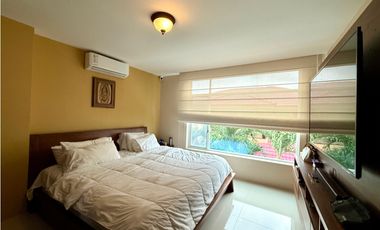 En venta departamento de 2 habitaciones urb Lomas de Barbasquillo.