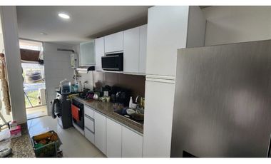 Apartamento residencial Central cerca a la Av Libertador - 005