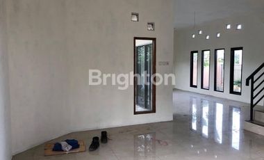 Dijual rumah mewah di Batakan