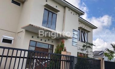 Dijual rumah mewah di Batakan