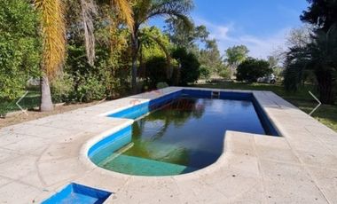 TERRENO + CASA A REFACCIONAR con PISCINA