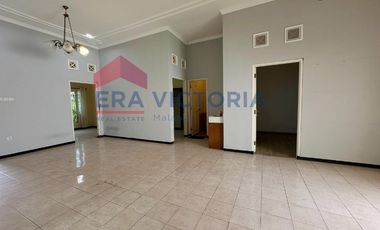 Rumah murah mewah disewakan di Istana Dieng Sukun Malang