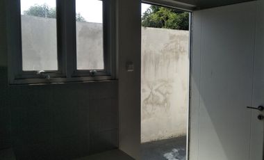 rumah 2 lantai siap huni di kelapa gading di sewakan