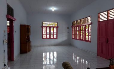 Dijual rumah posisi hook dalam komplek Yaktapena Plaju, Palembang
