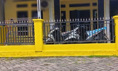 Dijual rumah komplek,lokasi strategis,seputaran jalan srikandi,nego