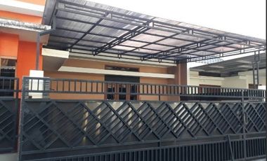 Disewakan Murah Pertahun Rumah Lokasi di Tengah Kota Cilacap