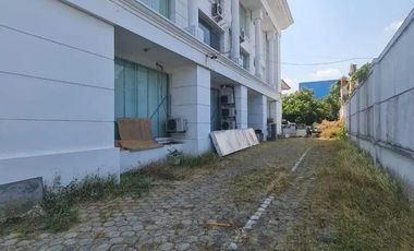 Gedung Strategis Cocok untuk Bank atau Kantor