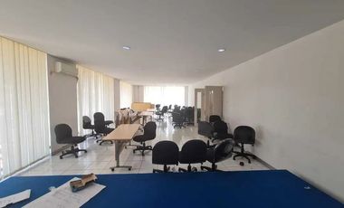 Gedung Strategis Cocok untuk Bank atau Kantor