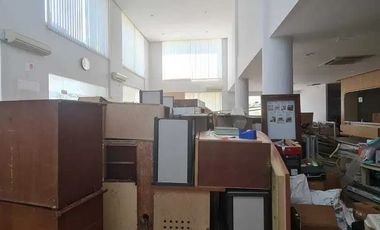 Gedung Strategis Cocok untuk Bank atau Kantor