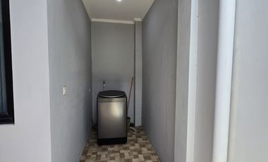 Di Kontrakan Rumah 2 Lantai 3 Kamar Tidur di KIIC Karawang