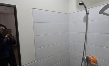 Di Kontrakan Rumah 2 Lantai 3 Kamar Tidur di KIIC Karawang