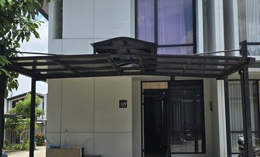 Di Kontrakan Rumah 2 Lantai 3 Kamar Tidur di KIIC Karawang