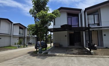 Di Kontrakan Rumah 2 Lantai 3 Kamar Tidur di KIIC Karawang