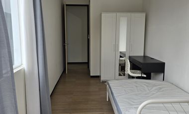 Di Kontrakan Rumah 2 Lantai 3 Kamar Tidur di KIIC Karawang