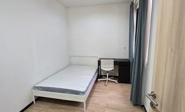 Di Kontrakan Rumah 2 Lantai 3 Kamar Tidur di KIIC Karawang