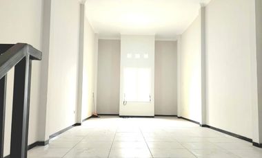 ruko sawojajar 2 lt bagus buat usaha disewakan atau investasi