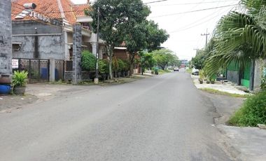 ruko sawojajar 2 lt bagus buat usaha disewakan atau investasi