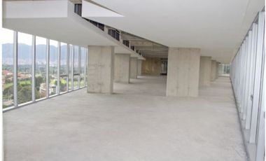 SE ARRIENDA OFICINA EN ENGATIVA