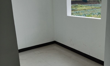 Rumah 2 lantai elegan di dkt kota Cimahi