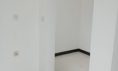 Rumah 2 lantai elegan di dkt kota Cimahi