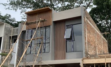 Rumah Ready Stock On Progress 2 Lantai Lokasi Strategis Dekat Mall Amplaz dan Kampus UGM