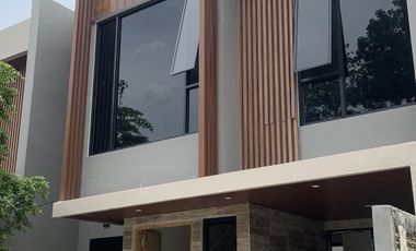 Rumah Ready Stock On Progress 2 Lantai Lokasi Strategis Dekat Mall Amplaz dan Kampus UGM