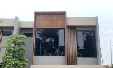 Rumah Ready Stock On Progress 2 Lantai Lokasi Strategis Dekat Mall Amplaz dan Kampus UGM