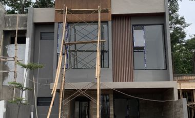 Rumah Ready Stock On Progress 2 Lantai Lokasi Strategis Dekat Mall Amplaz dan Kampus UGM