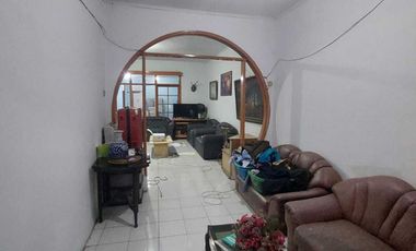 Lokasi sangat strategis di jalan raya padalarang (tagog) bandung