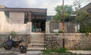 Dijual Rumah dengan Bangunan Asli di Lingkungan Sejuk Cilengkrang