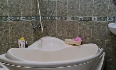 JUAL CEPAT 1 Rumah Besar + 4 Kontrakan di Jambi Kota Luas Tanah 1300m2