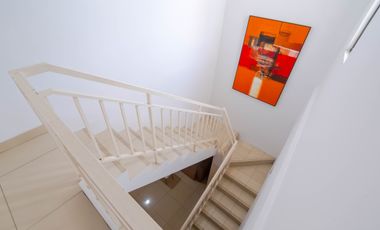 Sewa Rumah Townhouse Cosmo Park 3BR - dekat Thamrin & Tanah Abang