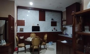 DIJUAL RUMAH FULLFURNISH TENGAH KOTA BERNUANSA MINIMALIS