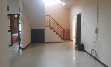 DIJUAL RUMAH TENGAH KOTA BERNUANSA MINIMALIS