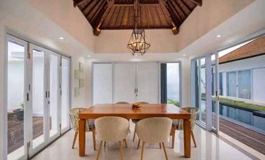 VILLA LUXURY VIEW LAUT FURNISHED PRIVAT POOL LOKASI NUSA DUA
