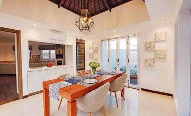 VILLA LUXURY VIEW LAUT FURNISHED PRIVAT POOL LOKASI NUSA DUA