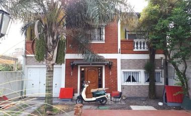 VENTA- PERMUTA CHALET 7 AMBIENTES