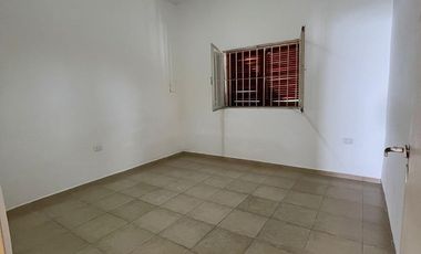 SE ALQUILA CASA B° LAS MARGARITAS